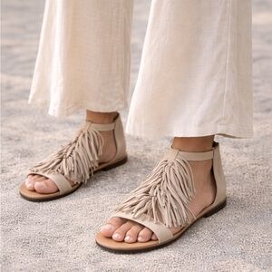 Sole Society Suede Fringe Sandals Tan Boho Flat Zip Closure Size 9 Coastal Chic